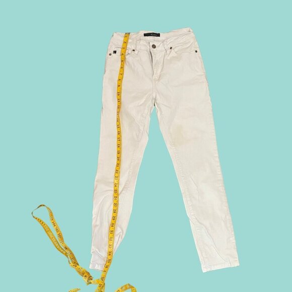 KanCan High-Rise White Skinny Jeans - Size 27 (7) | Soft Stretch Fit - Picture 6 of 9